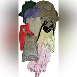 Bundle of 11 Lululemon tops! 😍